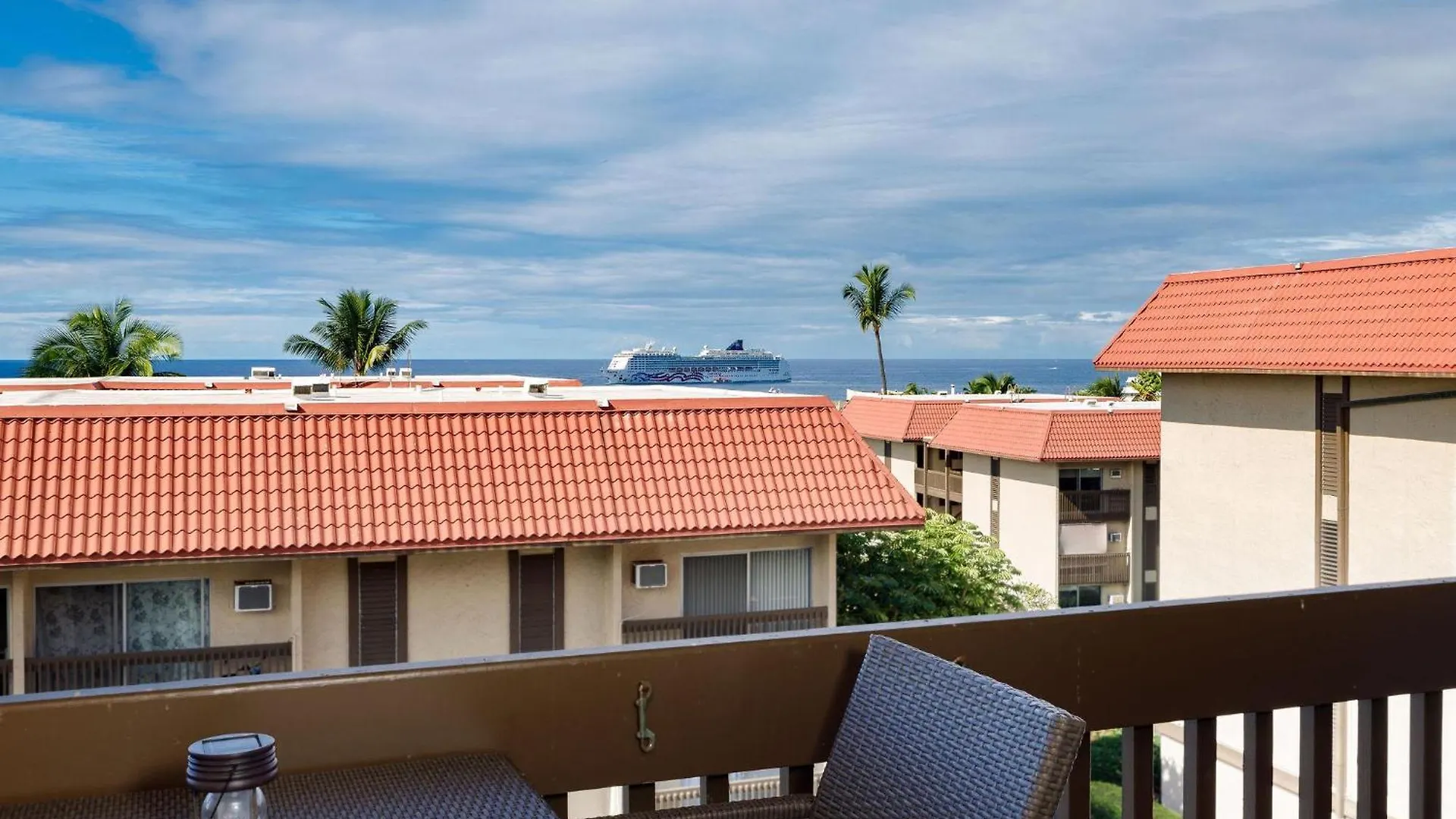 Kona Mansions 225 Top Floor 2 Story Ocean Views! Kailua-Kona Holiday home