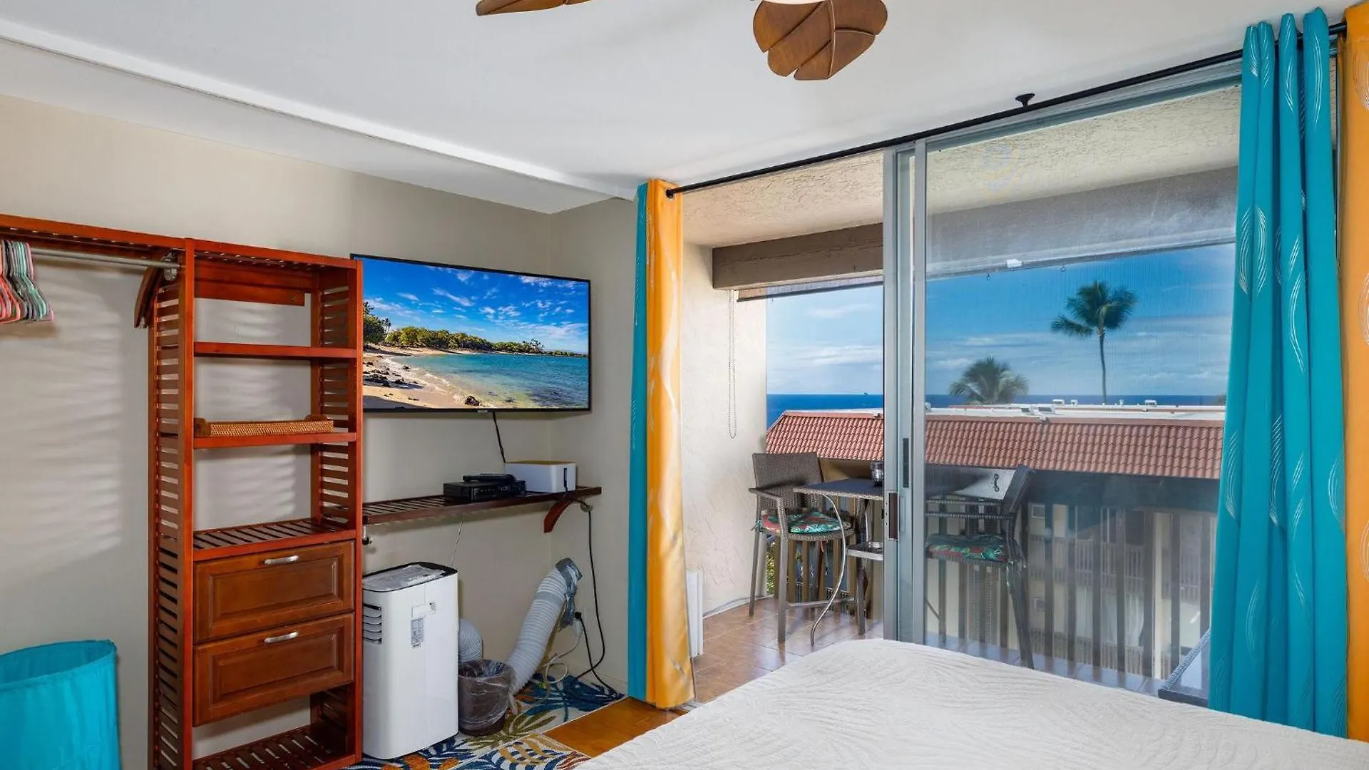 Kona Mansions 225 Top Floor 2 Story Ocean Views! Kailua-Kona Holiday home